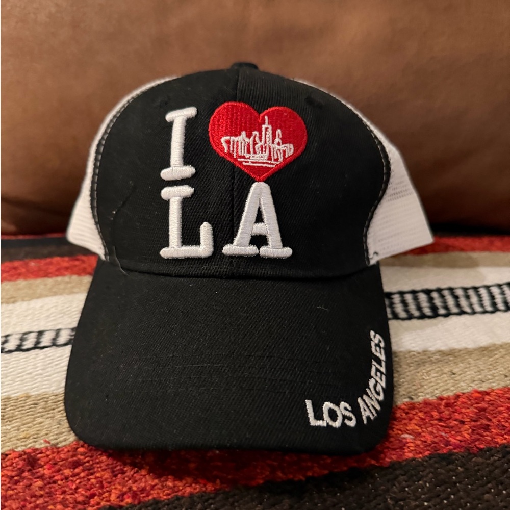 Black and White 'I Love LA'  Cap